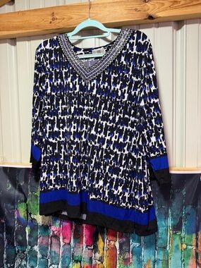Embellished V-Neck Blue & Black Printed Tunic Top JM collection XL